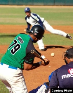 Los números de "Pito" Abreu eran demasiado buenos para el béisbol de la Isla...