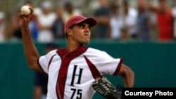 El lanzador cubano MIguel Alfredo González, cuando jugaba por el Habana en las series nacionales cubanas.