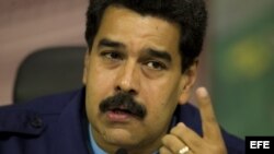 El presidente de Venezuela, Nicolás Maduro, habla durante una rueda de prensa hoy, viernes 21 de febrero de 2014, en el Salón Simón Bolívar del Palacio de Miraflores, en Caracas , Venezuela. 