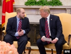 Joshua Holt se reúne con el presidente Donald Trump tras su liberación el 25 de mayo (Archivo).