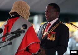 Emmerson Mnangagwa jura como presidente provisional de Zimbabue